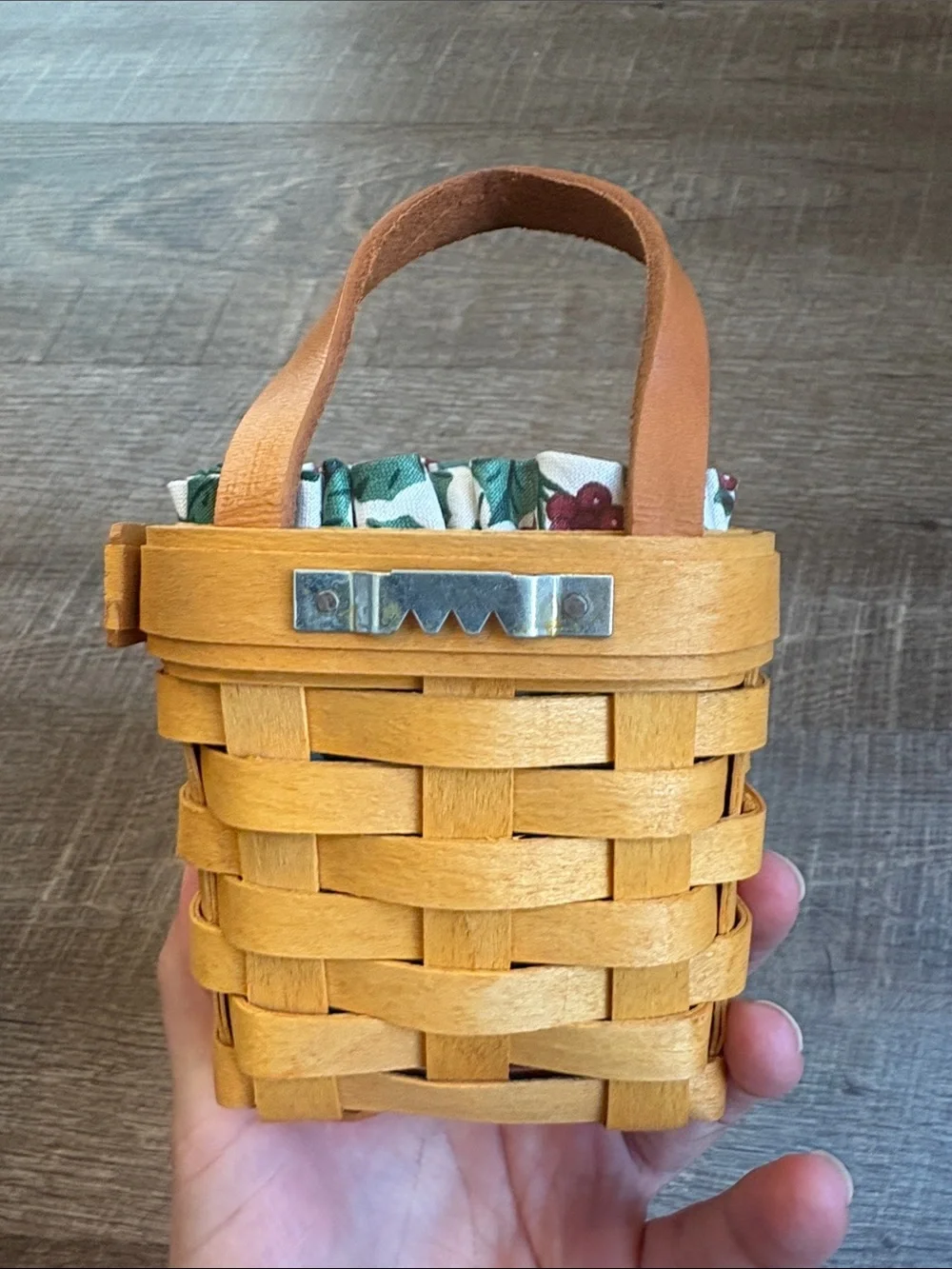 Longaberger Chives Booking Basket 2001 Holly Berry Liner & Protector Handle